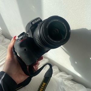 Nikon D3300 Digital SLR with 24.2 Megapixels and 18-55mm Lens Included